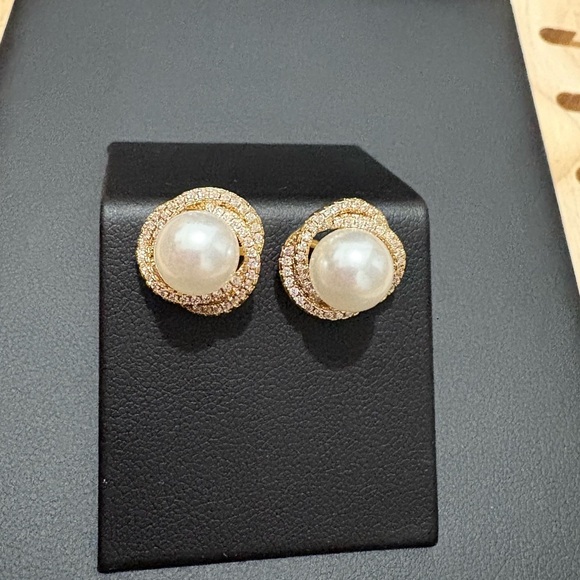 Pearl gold plates earrings - Picture 1 of 3